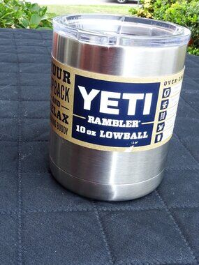 YETI Rambler 10 Oz Lowball Steel Vacuum Insulated Tumbler with lid New